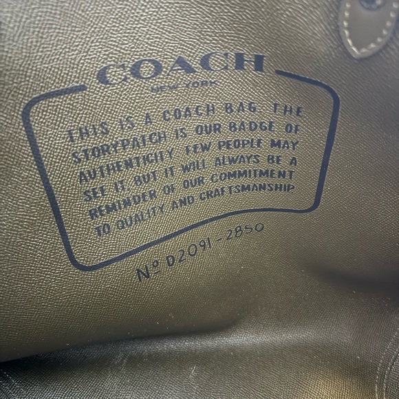 Coach Cream and Green Leaf Tote Bag - Picture 3 of 3